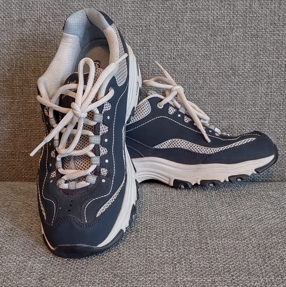 ***Skechers D'Lites(9M)*** - Picture 1 of 3